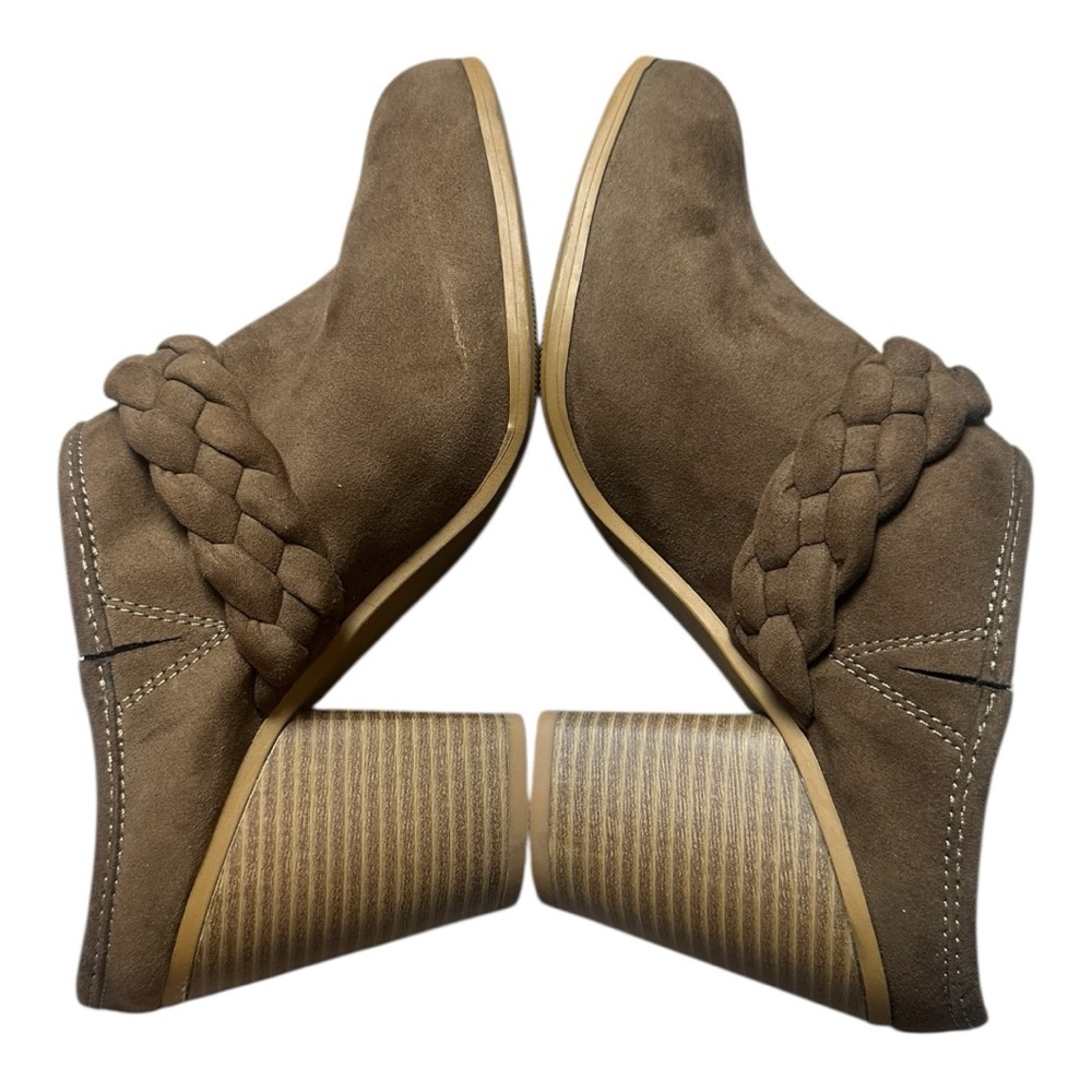 Torrid Women's Brown Faux Suede Braided Mules‎ Slip-On Size 7.5 Wide NWOT! - Picture 6 of 11